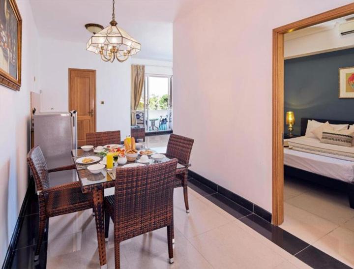 Pereybere Apartment With Breakfast And Private Balcony Pereybere Beach Exteriör bild