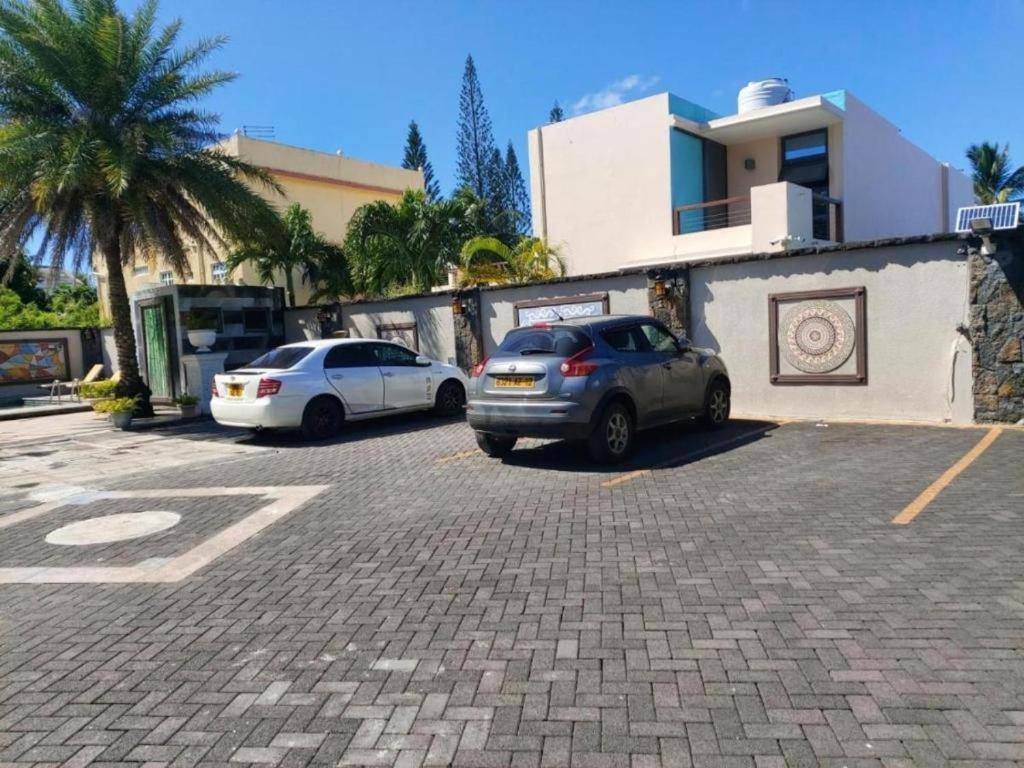 Pereybere Apartment With Breakfast And Private Balcony Pereybere Beach Exteriör bild