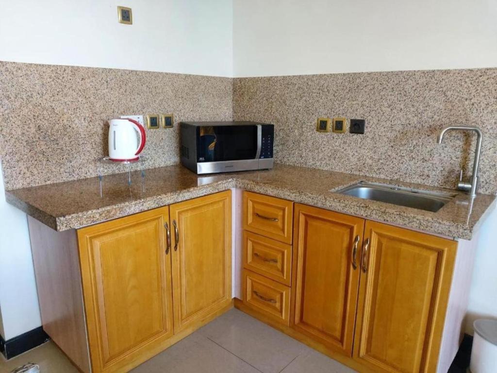Pereybere Apartment With Breakfast And Private Balcony Pereybere Beach Exteriör bild