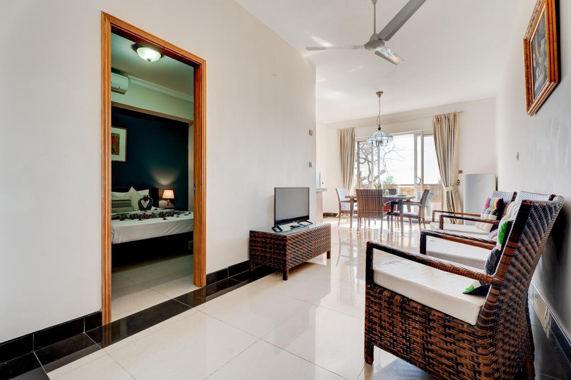 Pereybere Apartment With Breakfast And Private Balcony Pereybere Beach Exteriör bild